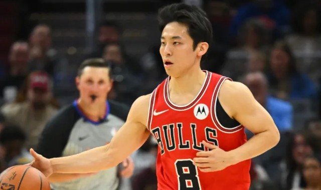 半岛体育官网-河村勇辉半场出战7分钟，1中0得到1篮板7助攻1抢断0失误